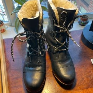 Sorel Joan of Arc black wedge Sherpa lined boots